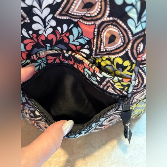 Vera Bradley | Quilted Crossbody Messenger Bag Retired Sierra Pattern! - Picture 6 of 13